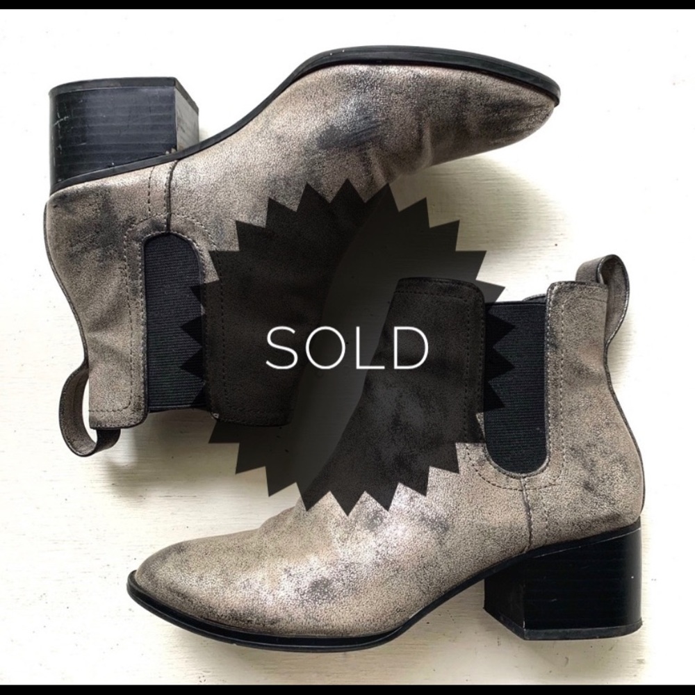 AE Metallic Chelsea Boots